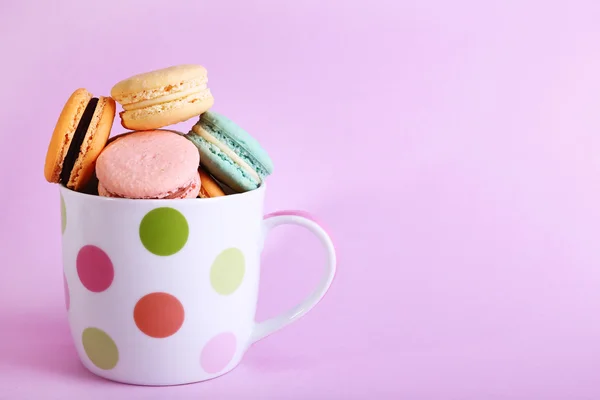 Zachte kleurrijke bitterkoekjes — Stockfoto