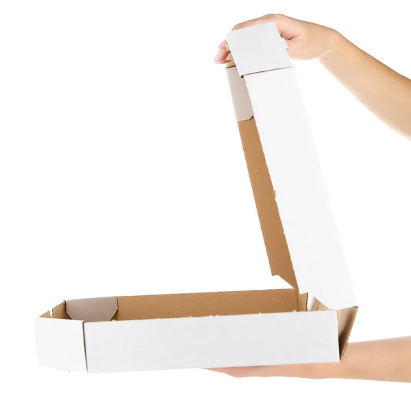 Руки держат картонную коробку пиццы, изолированную на белом — стоковое фото