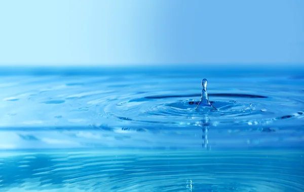 A kék víz csepp — Stock Fotó