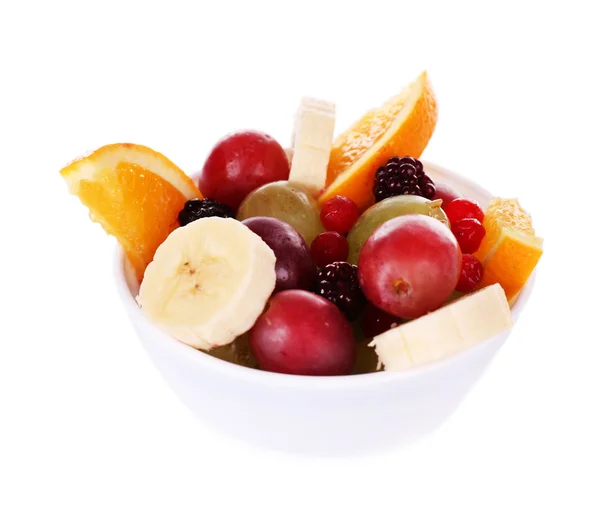 Mélange de fruits dans un bol isolé sur blanc — Photo