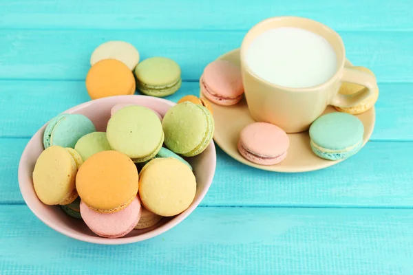 Yumuşak renkli macaroons — Stok fotoğraf