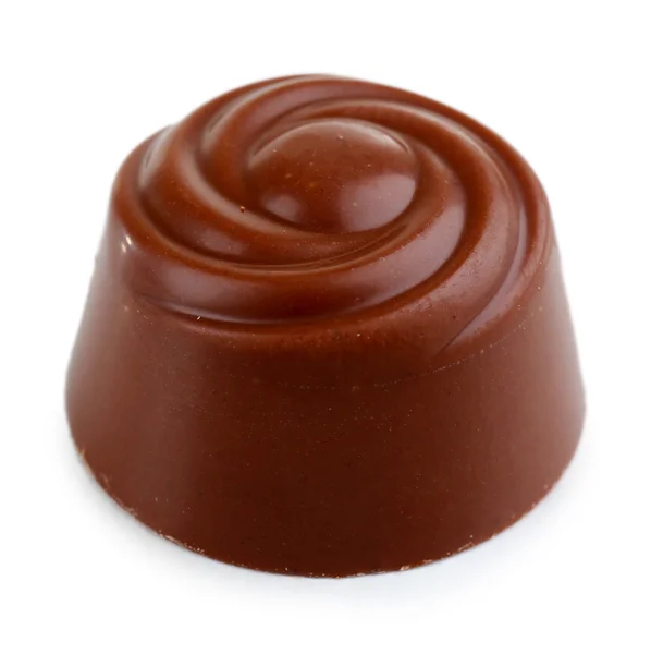 Permen coklat lezat diisolasi di atas putih — Stok Foto