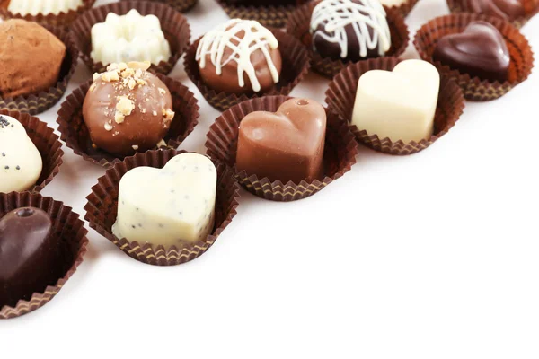 白色背景的美味巧克力糖果 — 图库照片