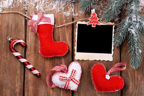 Boş resim çerçeveleri ve Noel dekor — Stok fotoğraf