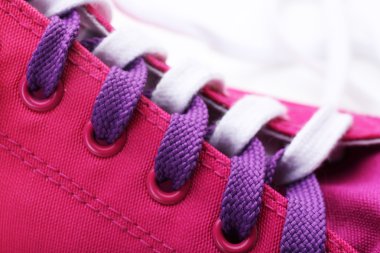 Ayakkabı bağı, yakın çekim bağlama işlemi 