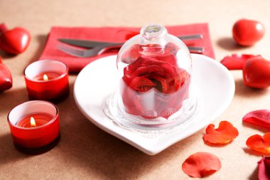 Tablo arka plan üzerinde Sevgililer günü Festival sofra