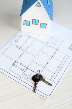 Ev planı üzerinde anahtar