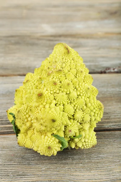 Romanesco broccoli on wooden table — Stock Photo, Image