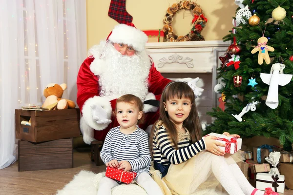 Santa Claus with little girls — Stock Photo, Image