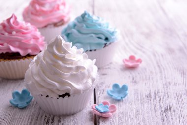 lezzetli kek üzerinde tablo yakın çekim