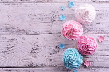 lezzetli kek üzerinde tablo yakın çekim