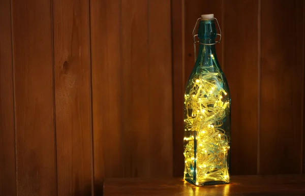 Weihnachtsbeleuchtung in der Flasche — Stockfoto