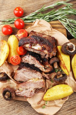 Masada lezzetli ızgara et