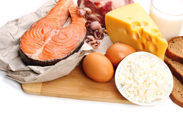 Jedzenie bogate w białko na białym tle — Zdjęcie stockowe