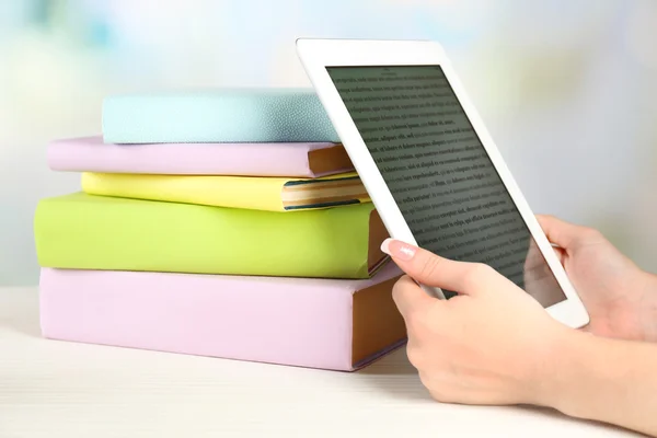 Female hand holding PC tablet — Stock Photo, Image