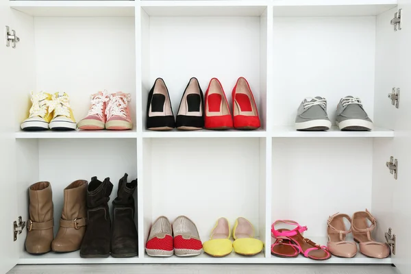 Shoes on shelves — Stock Photo, Image