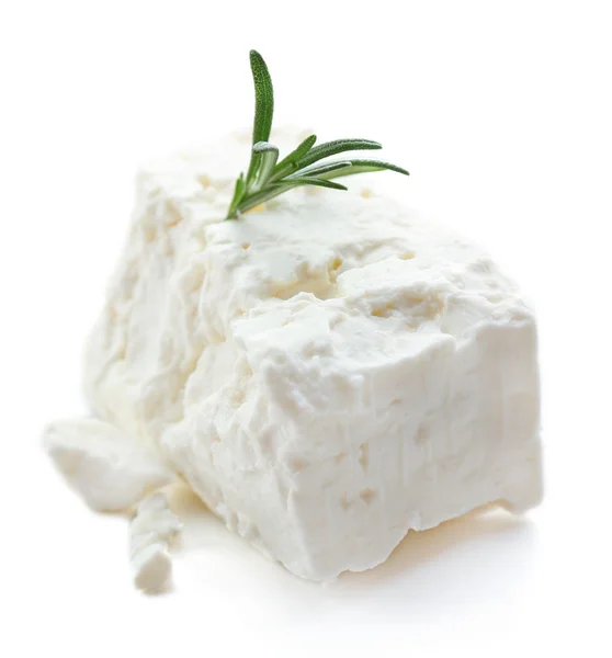 Fromage feta isolé sur blanc — Photo