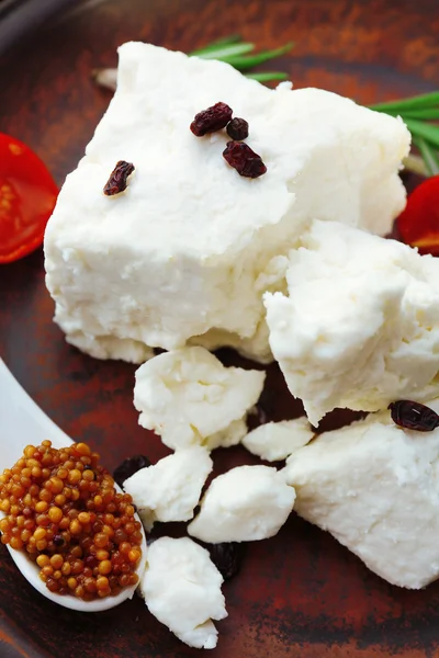 Queijo feta em close-up de mesa — Fotografia de Stock