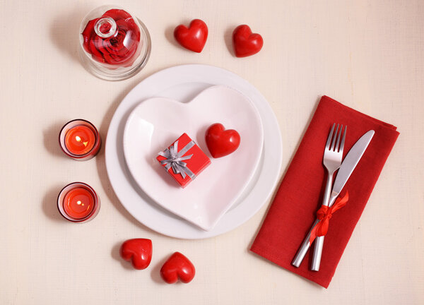сервировка стола на день Святого Валентина