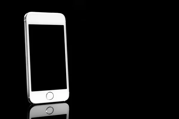 Teléfono inteligente móvil aislado en negro —  Fotos de Stock