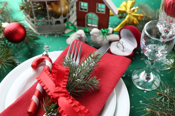 Configuração elegante mesa de Natal vermelho, verde e branco — Fotografia de Stock