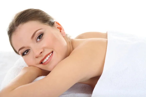 Beautiful young woman having relax in spa salon — Stock Photo, Image