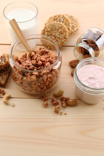 Muesli op tafel — Stockfoto