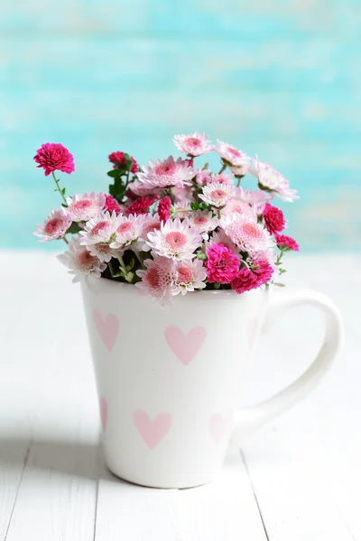 カップの美しい花 — ストック写真