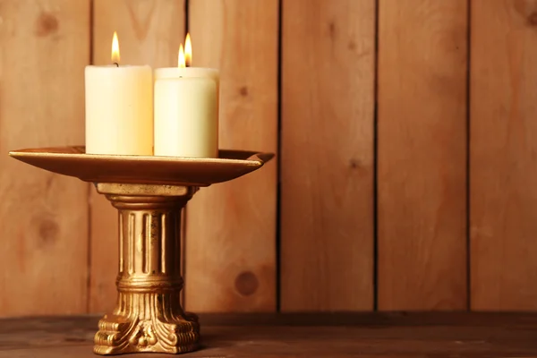 Castiçal retro com velas — Fotografia de Stock