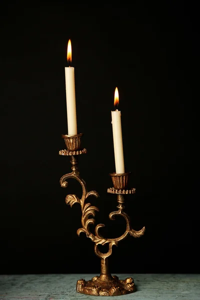 Castiçal retro com velas — Fotografia de Stock