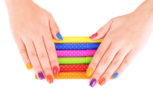 Manicure femminile multicolore con pennarelli isolati su bianco — Foto Stock