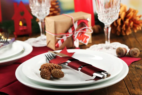 Cenário de mesa de férias com fundo de decoração de Natal — Fotografia de Stock