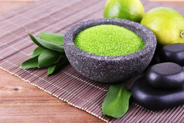 Spa natürmort bambu hasır ve ahşap masa arka plan