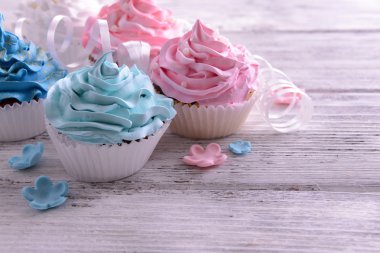 lezzetli kek üzerinde tablo yakın çekim