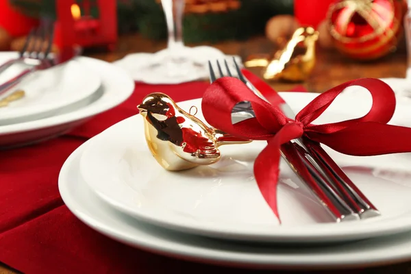 Apparecchiatura tavola vacanza con sfondo decorazione di Natale — Foto Stock