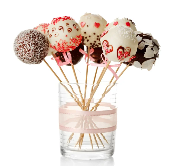 Leckere Cake Pops im Glas, isoliert auf weiß — Stockfoto