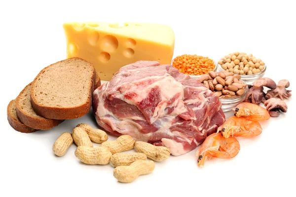 Alimentos ricos em proteínas isoladas em branco — Fotografia de Stock