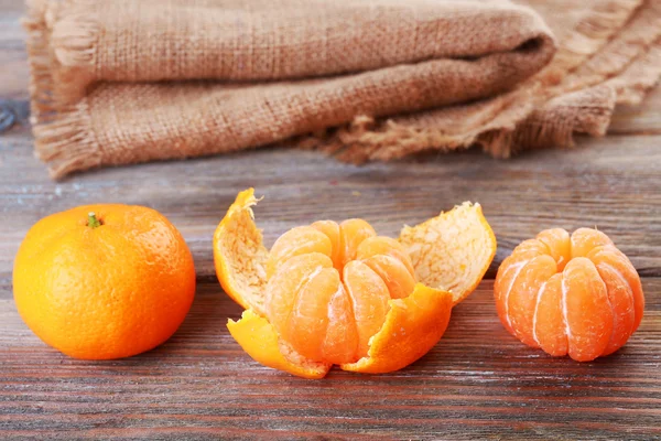 Mandarines sur table en bois — Photo