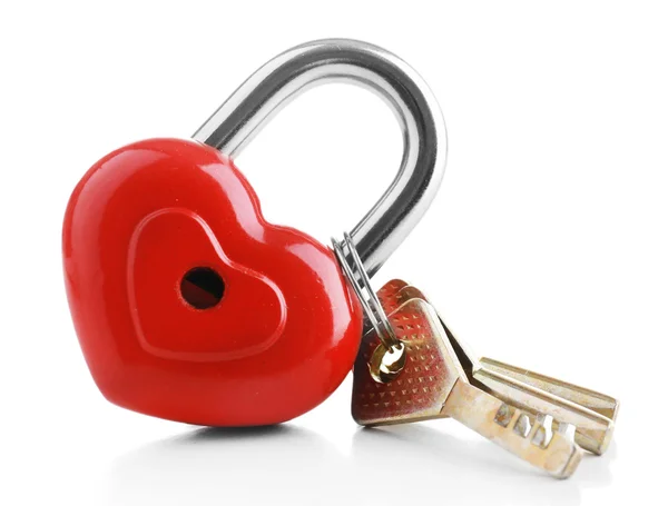 Kalp şeklinde asma kilit ile üzerine beyaz izole anahtar — Stok fotoğraf