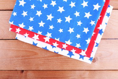 Renkli peçete ahşap tablo