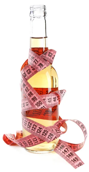 Fles van dieet cocktail met centimeter geïsoleerd op wit — Stockfoto