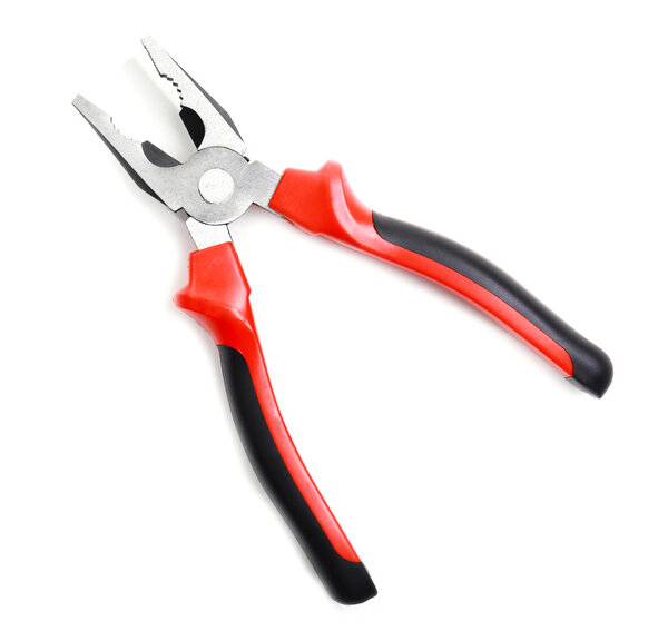 Плоскогубцы изолированы на белом
