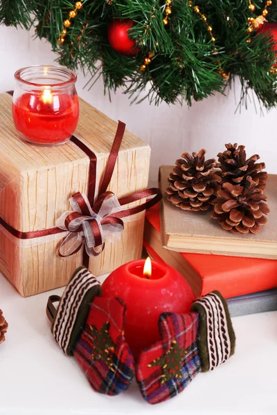 Kerstdecoratie met krans — Stockfoto