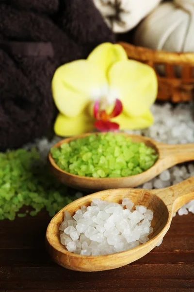 Tratamientos de spa con flores de orquídea — Foto de Stock