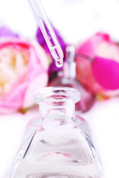 Dropper bottle of perfume — Stock Photo, Image