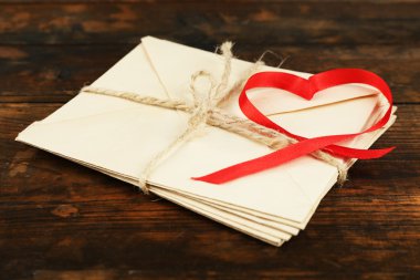 kalp şeklinde şerit