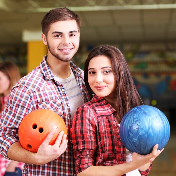 Portrait of friends in bowling club — Stock Photo, Image