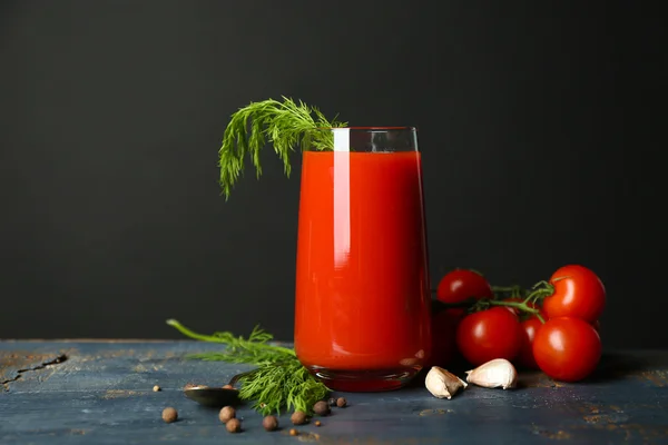 Pomidor smaczny sok — Zdjęcie stockowe