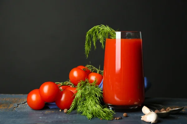 Succo di pomodoro saporito — Foto Stock