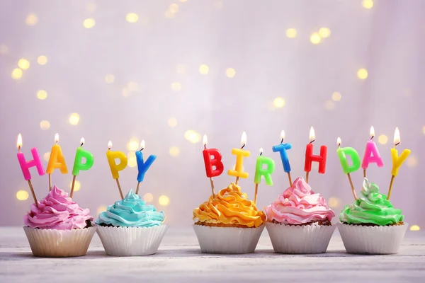 Deliziosi cupcake di compleanno — Foto Stock